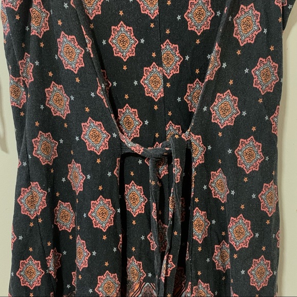 Some Days Lovin Tie Patterned Romper - Picture 8 of 9